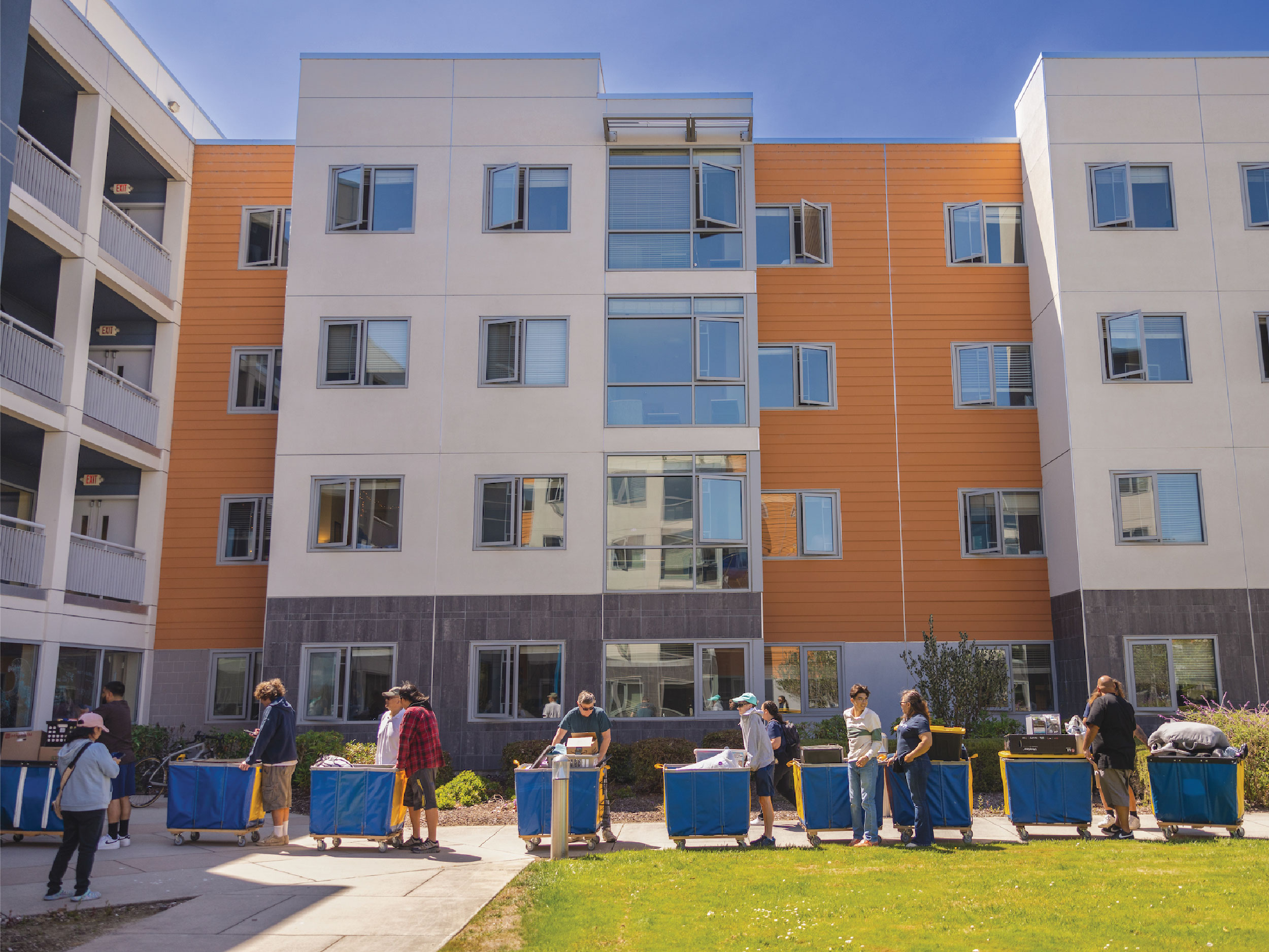 North Quad Residents Moving In